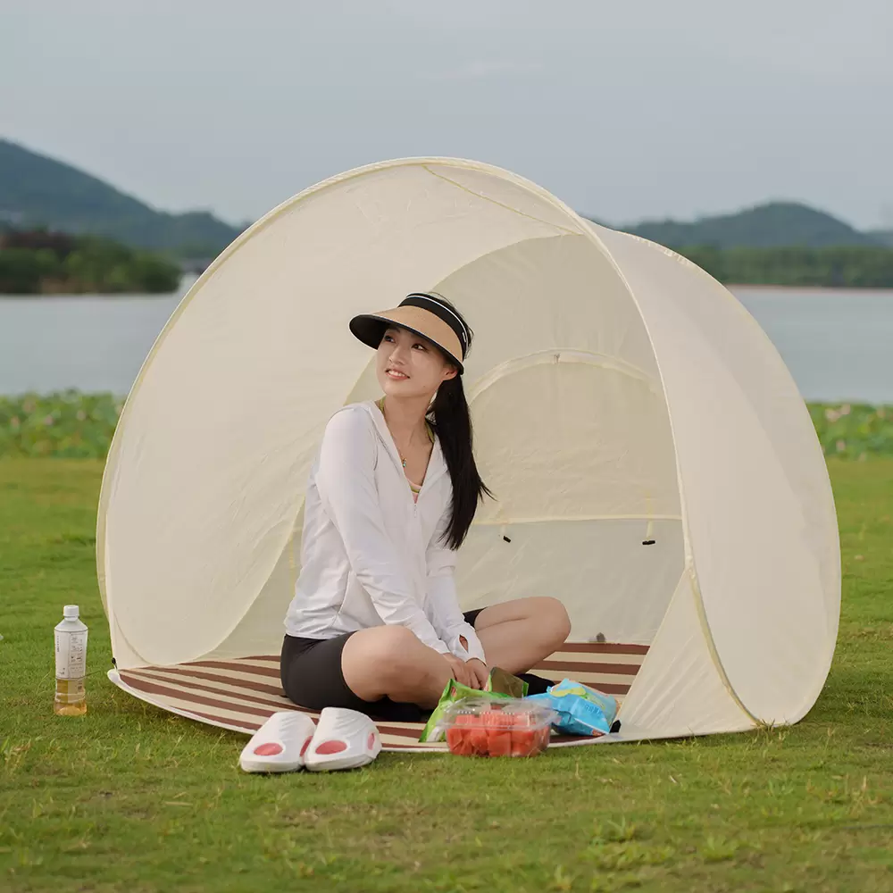 Cort pliabil în aer liber