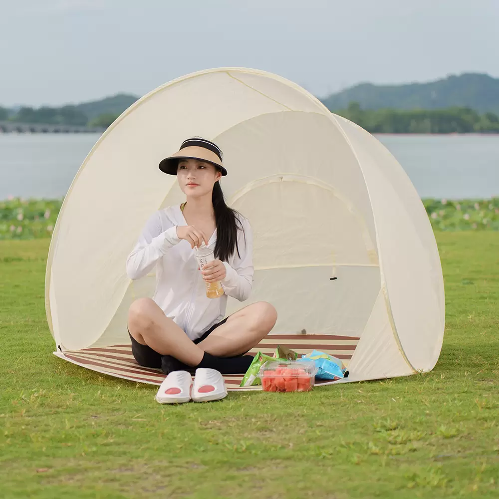 Cort pliabil în aer liber