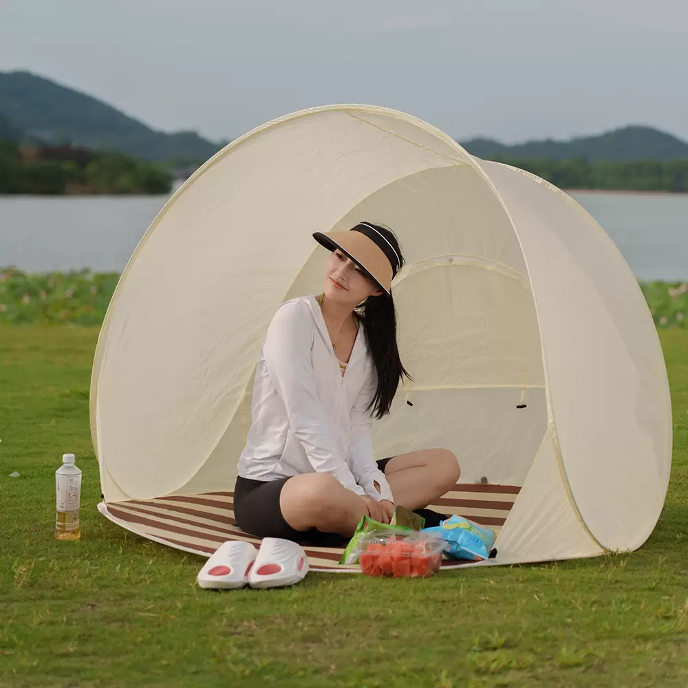 Cort pliabil în aer liber