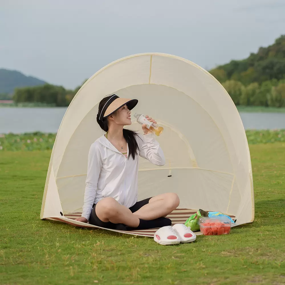 Cort pliabil în aer liber