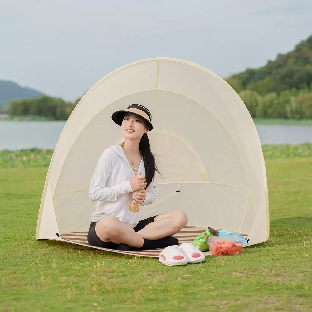 Cort pliabil în aer liber